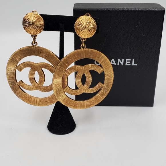 CHANEL Jewelry - Chanel 2008 Vintage CC sunburst